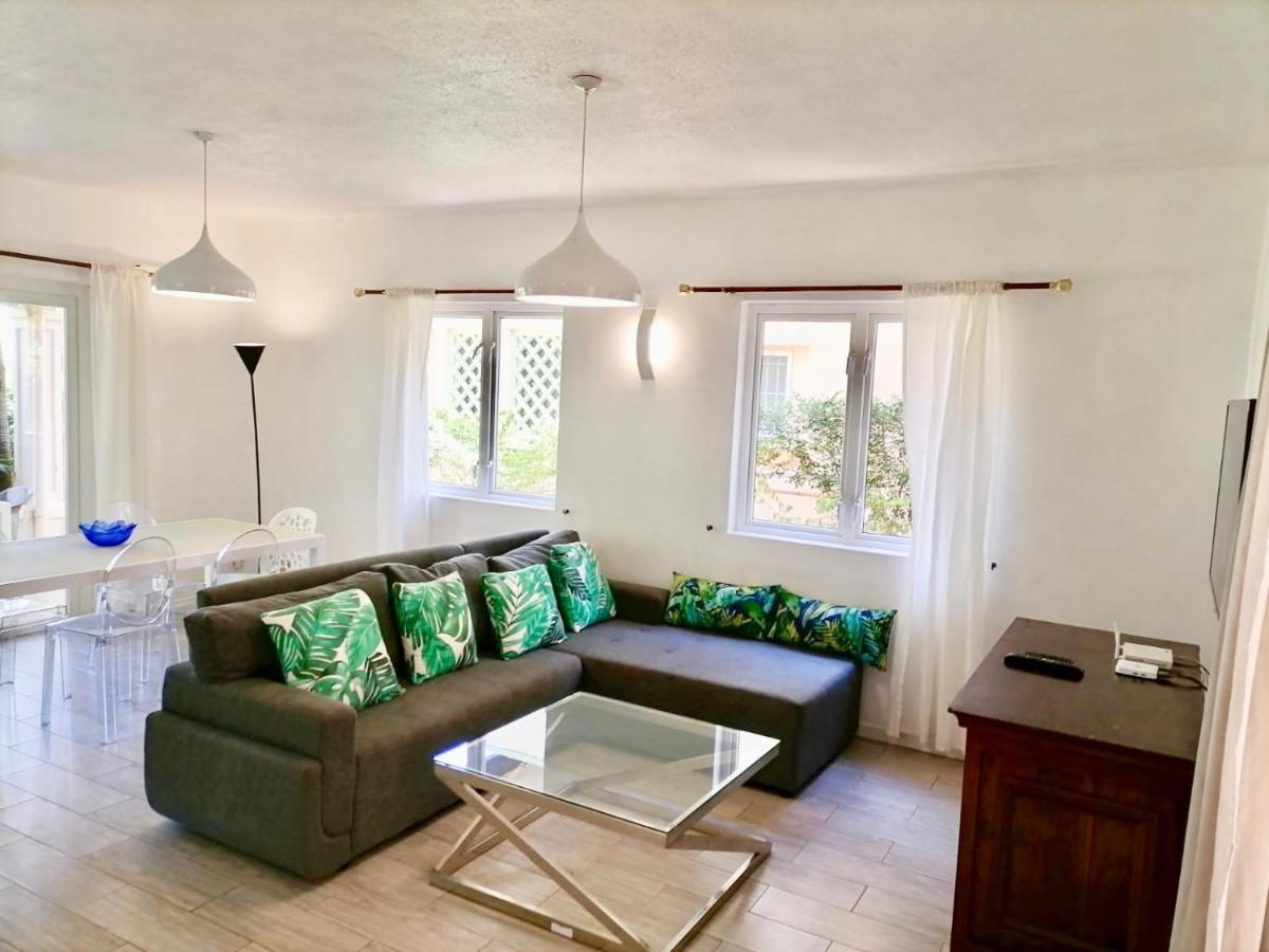 Beachfront Villa In A Beautiful And Secured Complex Flic-en-Flacq المظهر الخارجي الصورة